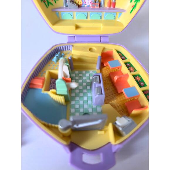 Vintage Polly Pocket Bluebird 1992 - Fast Food Restaurant / Patty's Burger Bar - Picture 2 of 6